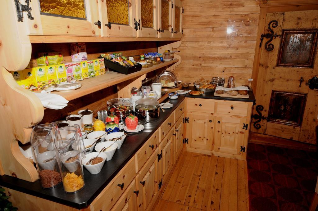 Hotel Chasa Sofia Scuol Εξωτερικό φωτογραφία